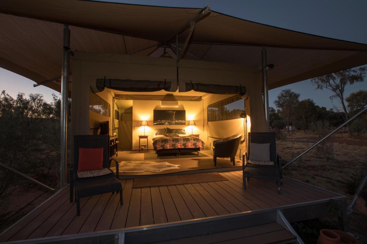 אליס ספרינגס Squeakywindmill Boutique Tent B&B מראה חיצוני תמונה