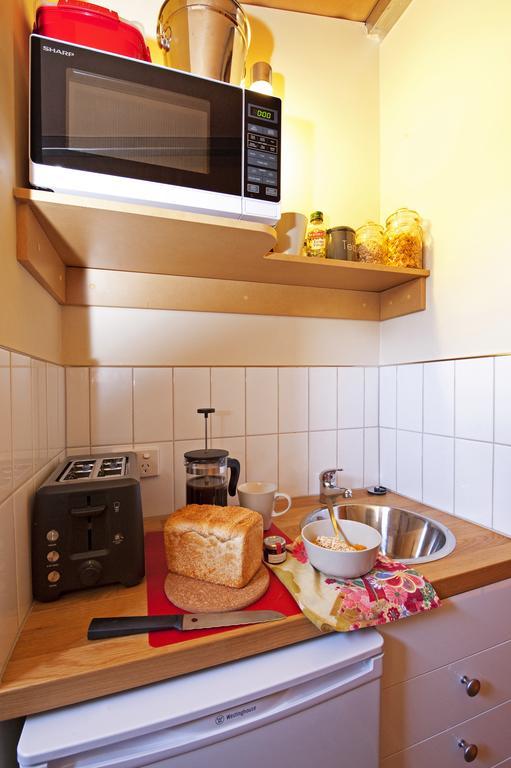 אליס ספרינגס Squeakywindmill Boutique Tent B&B מראה חיצוני תמונה