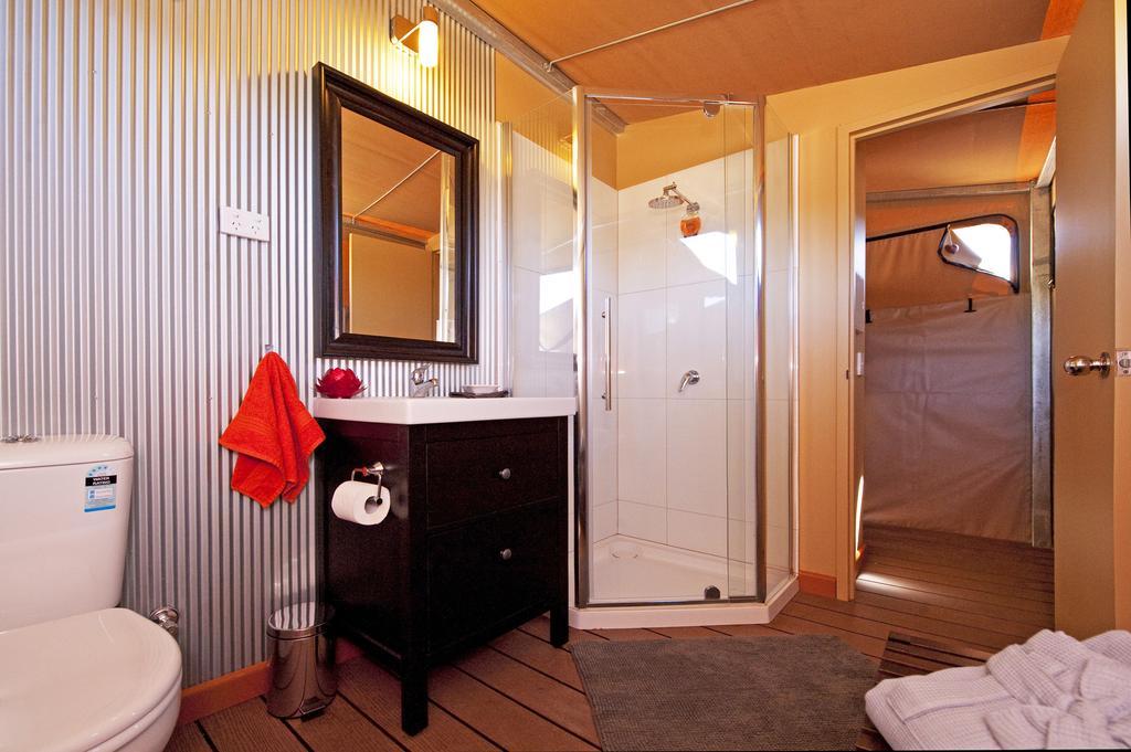 אליס ספרינגס Squeakywindmill Boutique Tent B&B מראה חיצוני תמונה